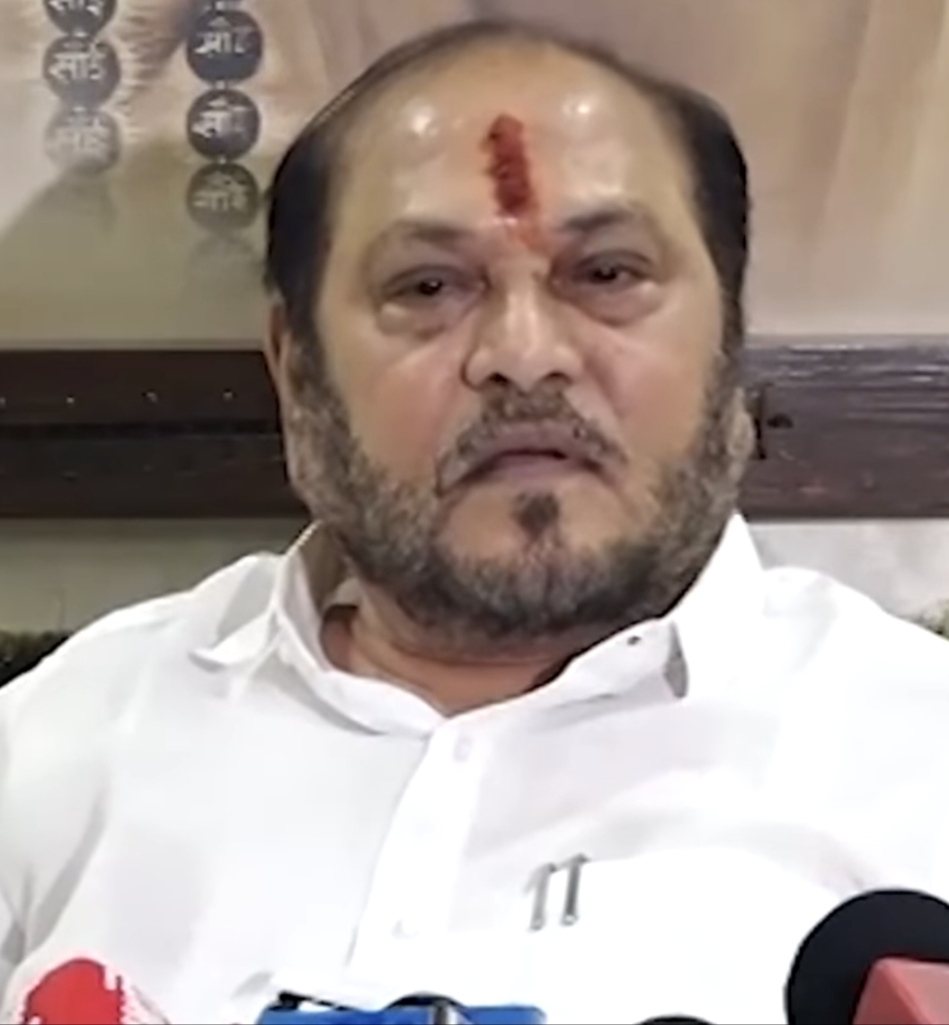 शिवसेना नेते रामदास कदम बॅक फूटवर: स्व.बाळासाहेब ठाकरेंच्या मृत्यूप्रकरणात दोन पावले मागे घेत युटर्न घेतला.