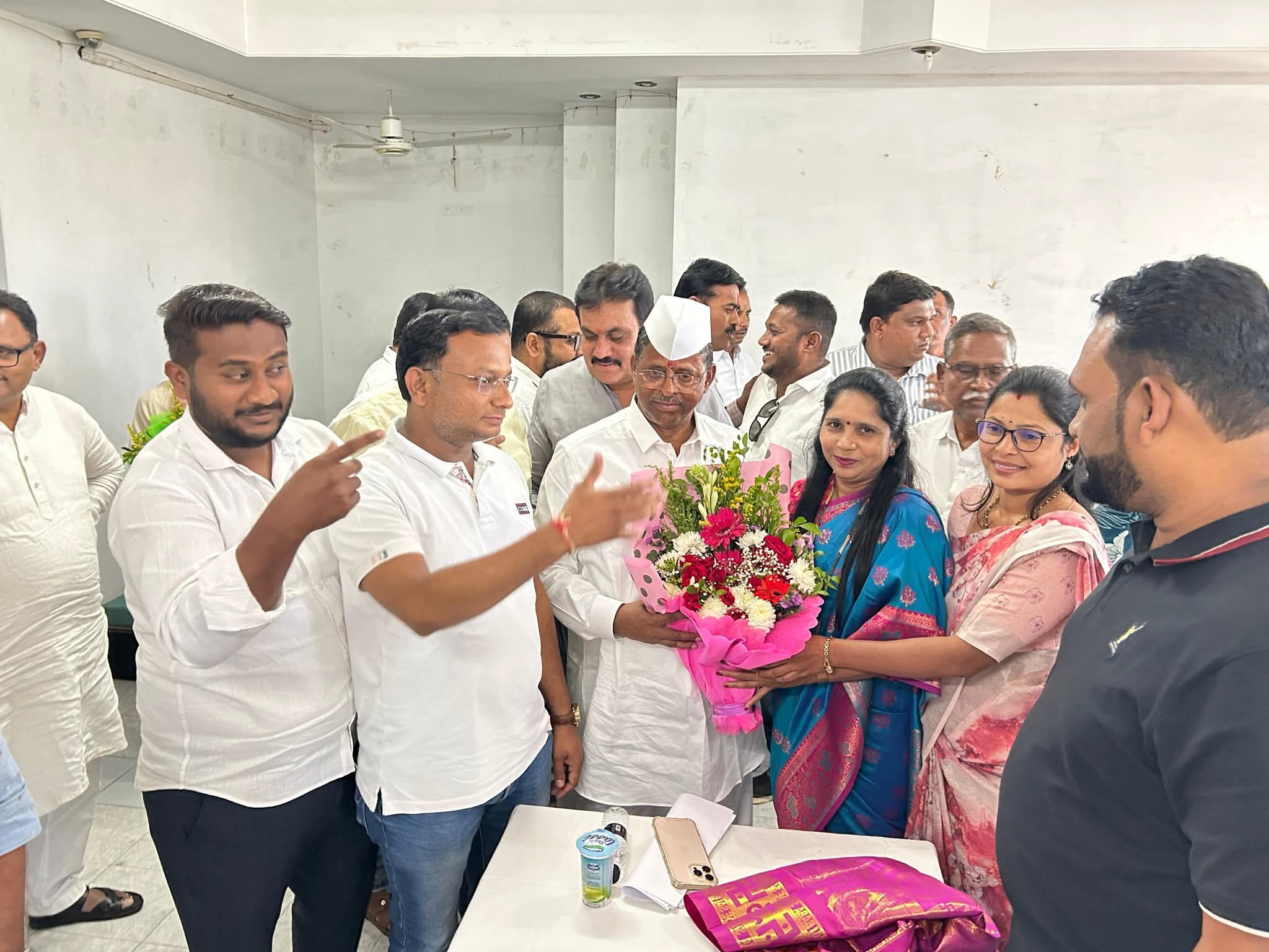 मंत्री नरहरी झिरवाळ यांच्या उपस्थित संगमनेर येथे राष्ट्रवादी काँग्रेस पक्षाची स्थानिक स्वराज्य संस्थेच्या निवडणुकीसाठी खलबतं