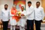 डॉ. विश्वासराव आरोटे यांच्या हस्ते घारगाव जिल्हा परिषद प्राथमिक शाळेत शालेय साहित्याचे वाटप.!